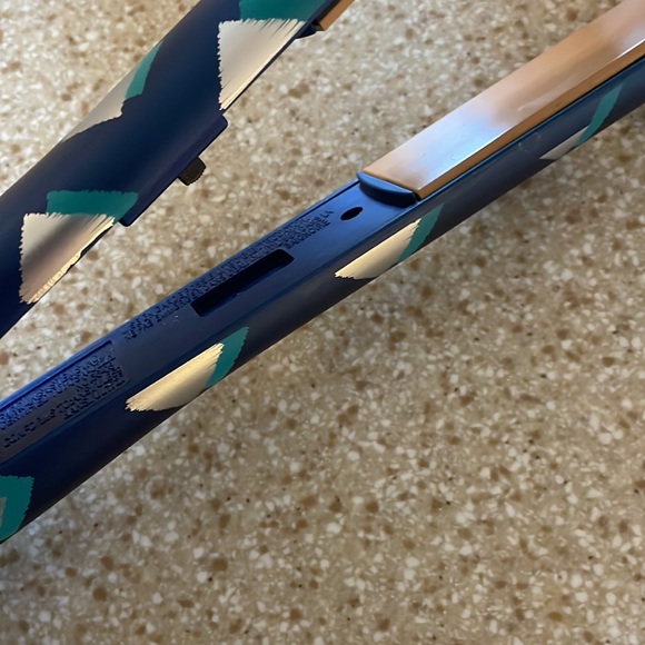 Chi Straightener - Picture 3 of 5